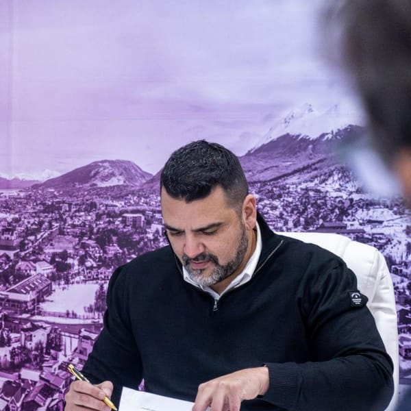 Vuoto firma convenios con defensorías para fortalecer derechos de niños