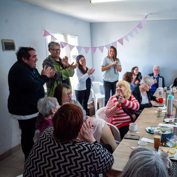 Ushuaia celebra el Día del Adulto Mayor con lectura y música