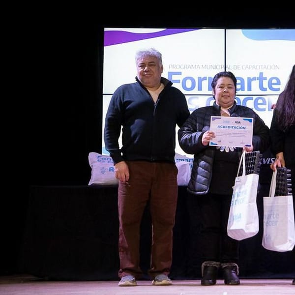 Más de 650 egresados en programa municipal de capacitación