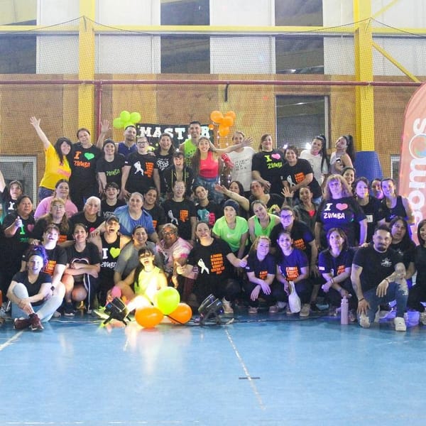 Tolhuin se puso a bailar con una jornada masiva de Zumba