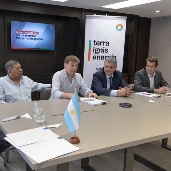 Tierra del Fuego firma acuerdo con YPF para recursos energéticos